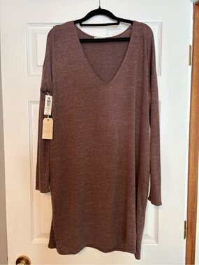 Aritzia Long Sleeve V-Neck Tunic Dress in Mauve Brown